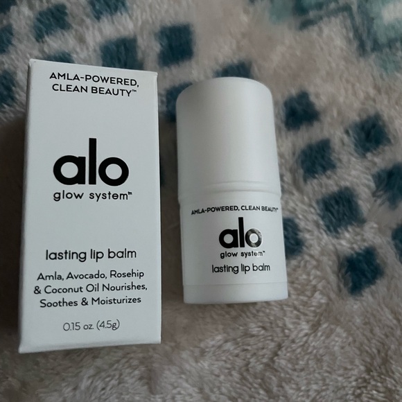 ALO Yoga Other - Alo yoga glow system Lasting Lip Balm NWT!